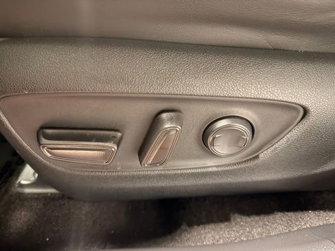 Used 2023 Toyota RAV4 XLE Premium image 14