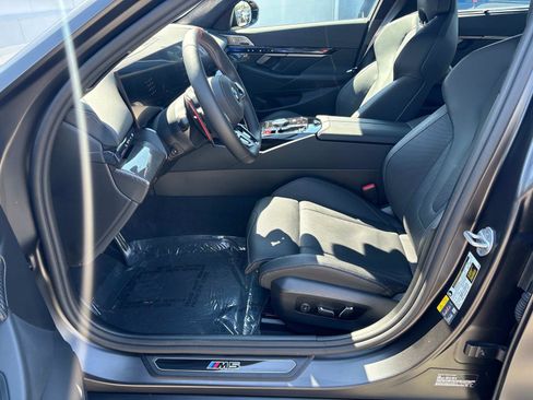 Used 2025 BMW M5 w/ Carbon Package image 23