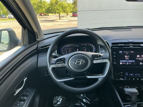 Certified 2024 Hyundai Tucson SEL FWD image 17
