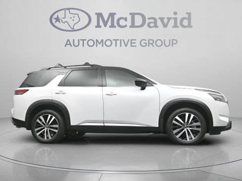 Used 2025 Nissan Pathfinder Platinum w/ Cargo Package AWD/4WD image 37