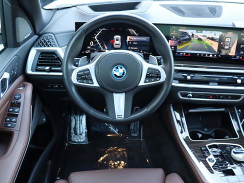 Used 2024 BMW X5 xDrive50e w/ Executive Package image 25