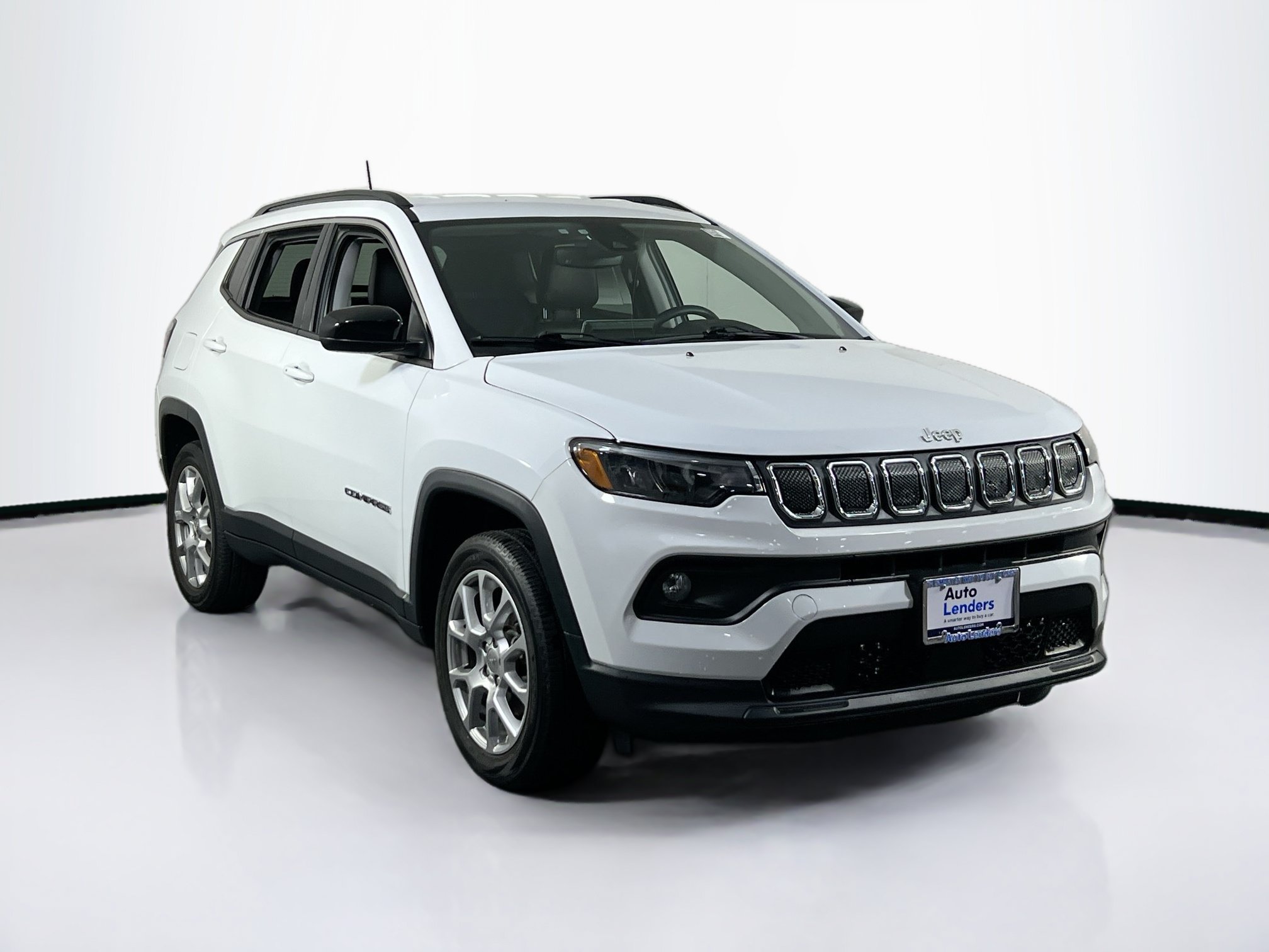 Used 2022 Jeep Compass Latitude AWD/4WD image 3