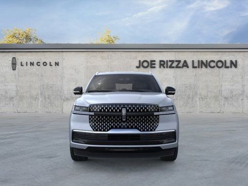 New 2026 Lincoln Navigator L Premier AWD/4WD image 6