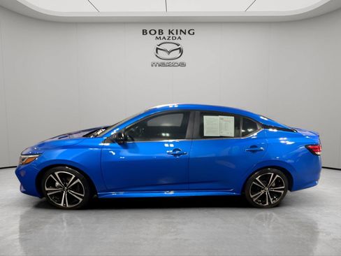 Used 2023 Nissan Sentra SR w/ SR Premium Package FWD image 2