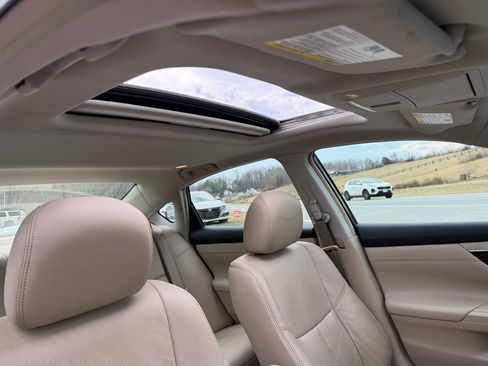 Used 2013 Nissan Altima 2.5 SL w/ Technology Pkg image 25