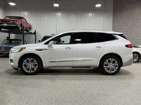 Certified 2018 Buick Enclave Avenir w/ Avenir Technology Package AWD/4WD image 2