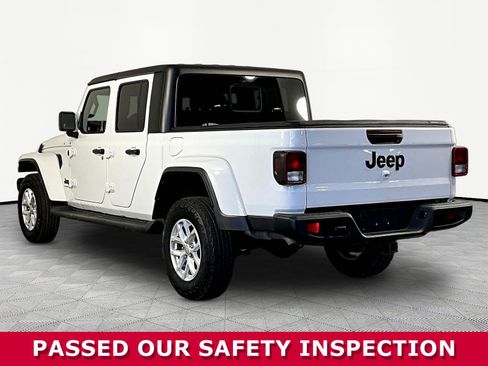 Used 2023 Jeep Gladiator Sport AWD/4WD image 4
