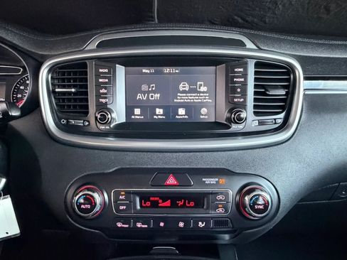 Used 2019 Kia Sorento FWD V6 image 60