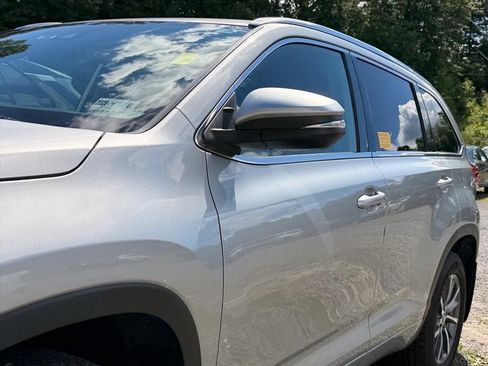 Used 2018 Toyota Highlander XLE AWD/4WD image 8