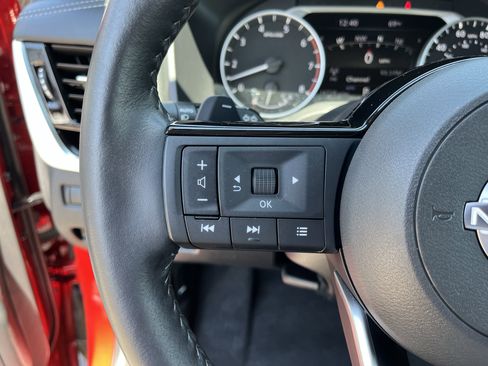 Used 2022 Nissan Rogue SL w/ SL Premium Package image 16