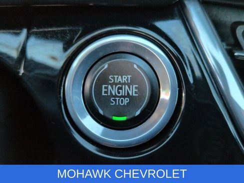 Used 2024 Chevrolet Trax RS w/ Driver Confidence Package FWD image 17
