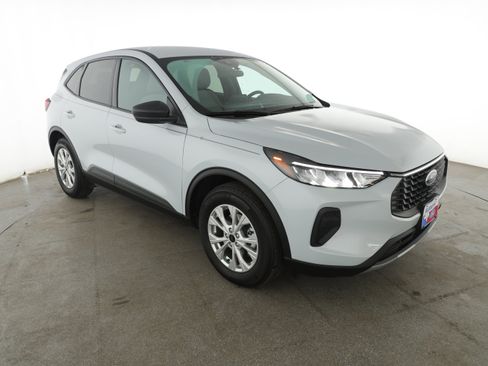 Certified 2025 Ford Escape Active image 3