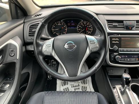 Used 2018 Nissan Altima 2.5 SV FWD image 13