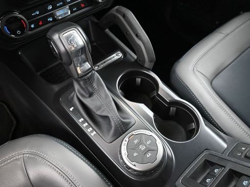 Used 2024 Ford Bronco Outer Banks image 31