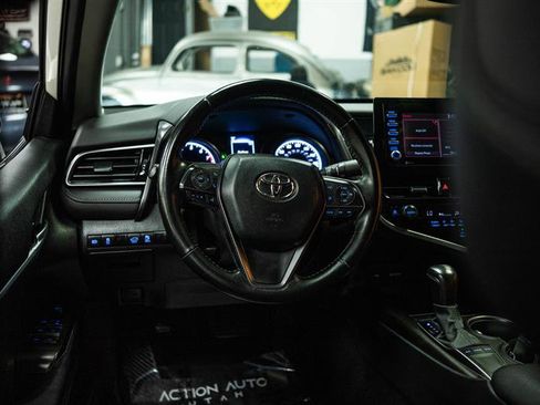 Used 2023 Toyota Camry SE w/ Convenience Package image 16