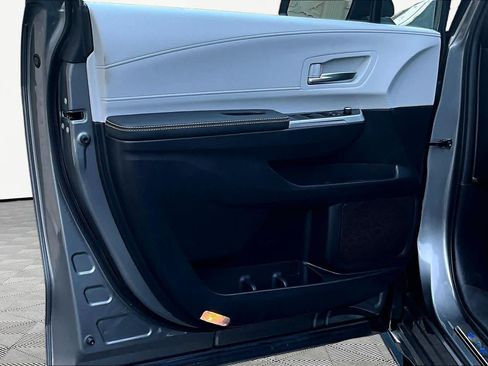 Used 2026 Toyota Sienna XSE AWD/4WD image 22