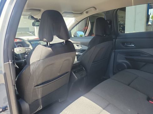 Used 2023 Nissan Ariya FWD image 12