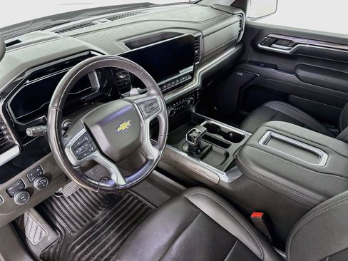 Used 2022 Chevrolet Silverado 1500 LTZ w/ LTZ Premium Package AWD/4WD image 15