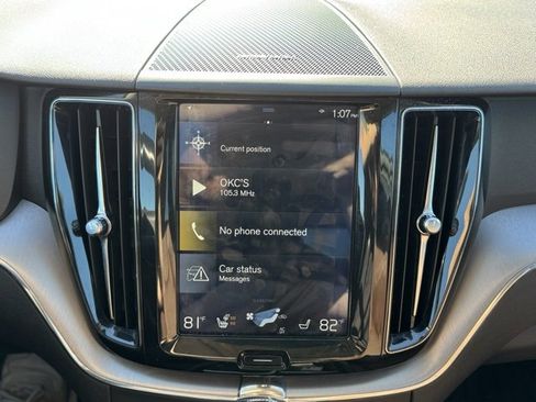 Used 2020 Volvo XC60 T5 Momentum w/ Protection Package image 18