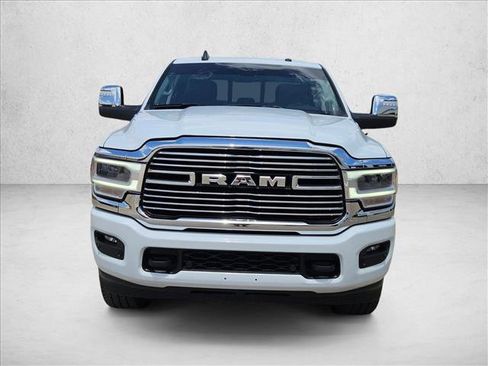 Used 2024 RAM 2500 Laramie AWD/4WD image 2