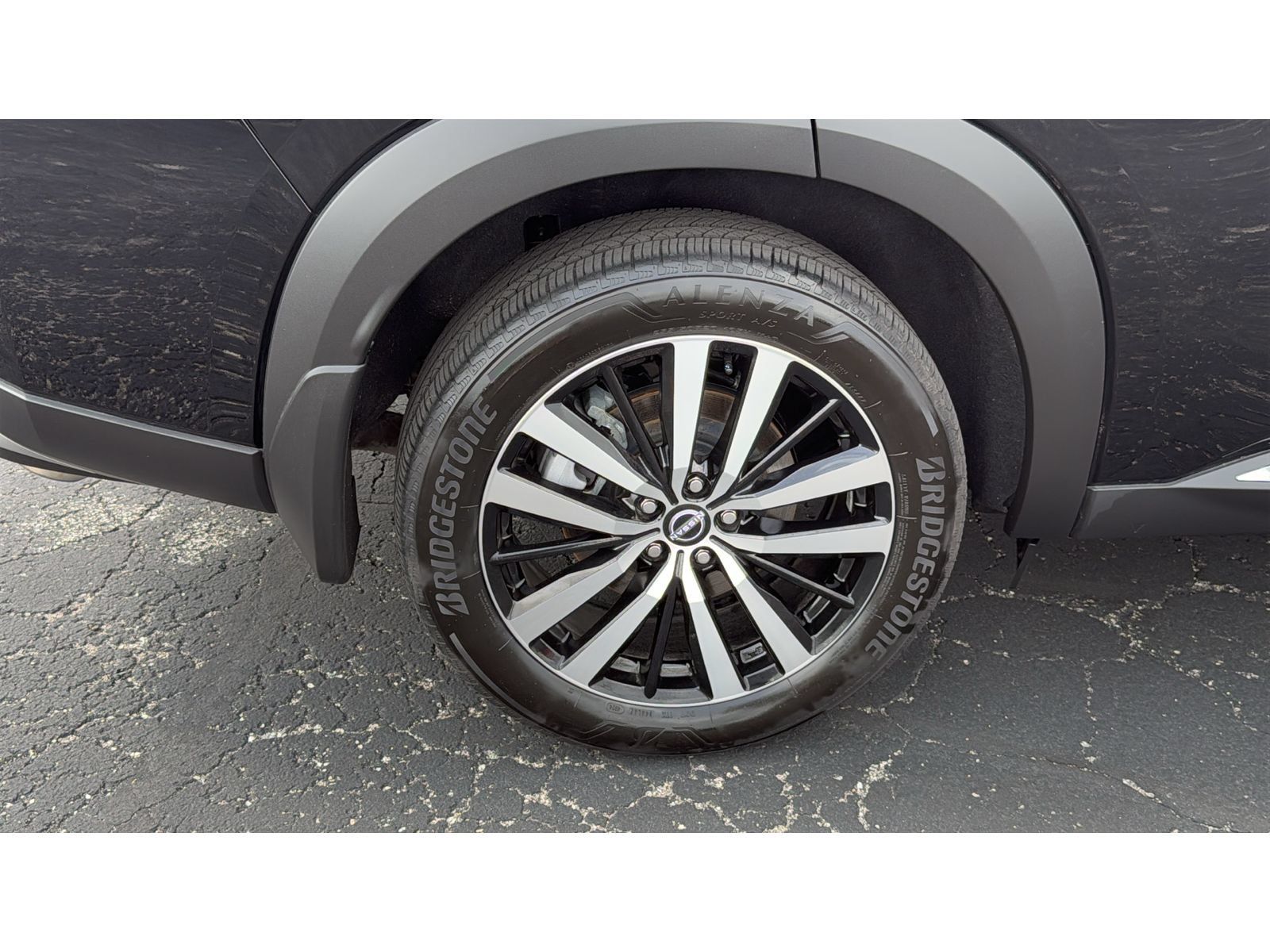 Used 2025 Nissan Pathfinder Platinum AWD/4WD image 14