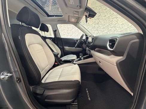 New 2026 Hyundai Venue SEL image 9