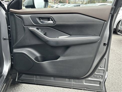 Certified 2023 Nissan Rogue SL w/ SL Premium Package image 15