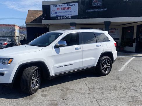 Used 2018 Jeep Grand Cherokee Limited image 1
