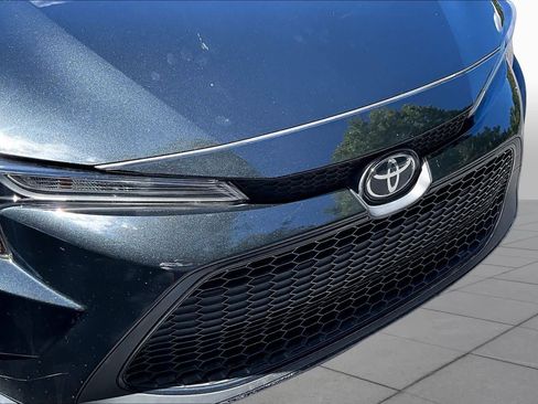 Used 2021 Toyota Corolla LE w/ Carpet Mat Package (TMS) FWD image 29