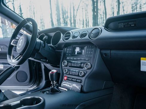 Used 2015 Ford Mustang Shelby GT350 image 40