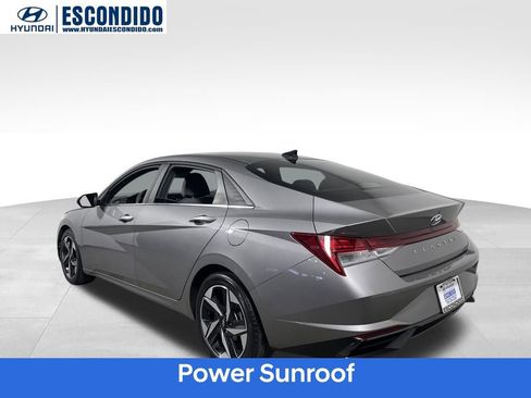 Certified 2022 Hyundai Elantra SEL w/ Convenience + Premium Package image 3