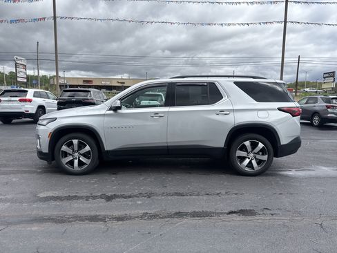 Used 2022 Chevrolet Traverse LT w/ LT Premium Package AWD/4WD image 7