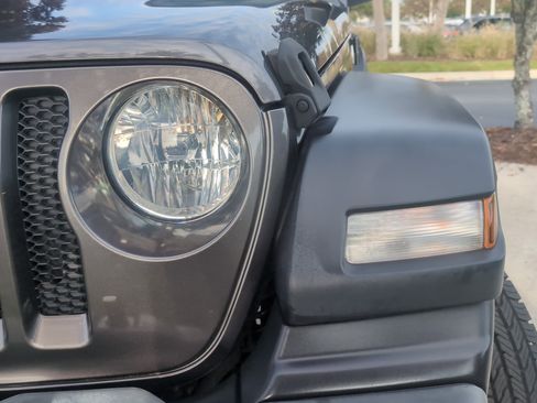 Used 2019 Jeep Wrangler Sport image 6