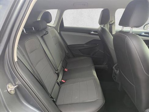 Used 2024 Volkswagen Taos SE image 19