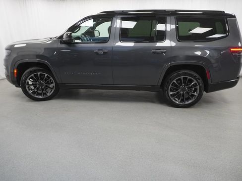 Certified 2025 Jeep Grand Wagoneer Series III w/ Rear Seat Video Group 1 AWD/4WD image 15