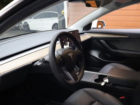 Used 2021 Tesla Model 3 Standard Range Plus RWD image 21