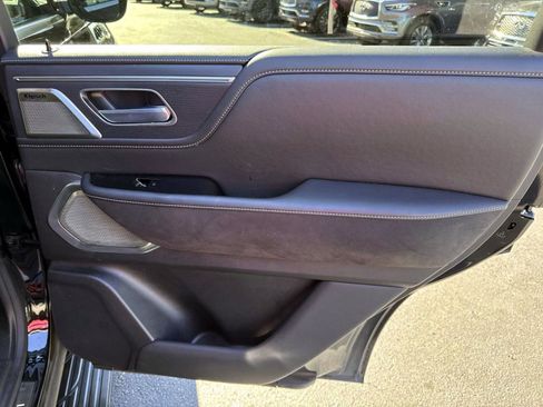 Certified 2025 INFINITI QX80 Sensory image 17