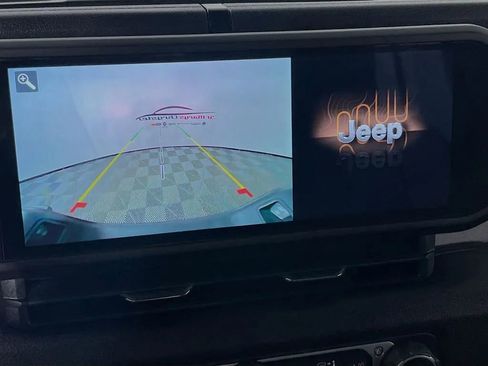 Used 2024 Jeep Gladiator Sport image 14