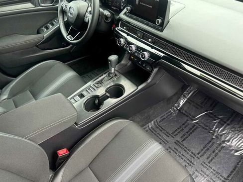 Used 2025 Honda Civic Sport image 15
