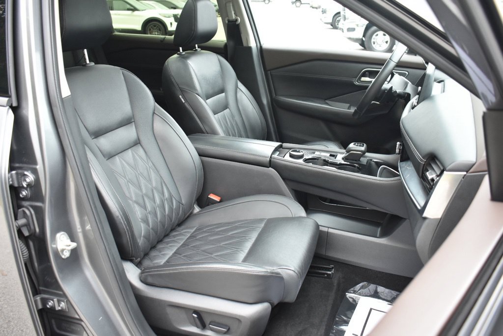 Used 2023 Nissan Rogue Platinum w/ Platinum Premium Package AWD/4WD image 23