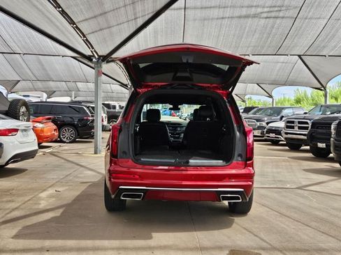 Used 2021 Cadillac XT6 Premium Luxury FWD image 6