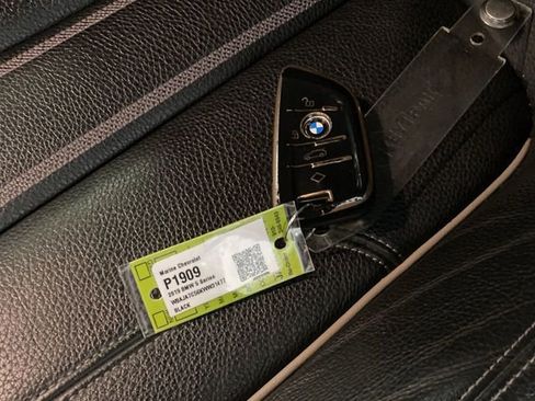Used 2019 BMW 530i xDrive w/ Convenience Package image 19