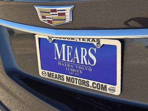 Used 2018 Cadillac XT5 Luxury w/ Driver Awareness Package image 16