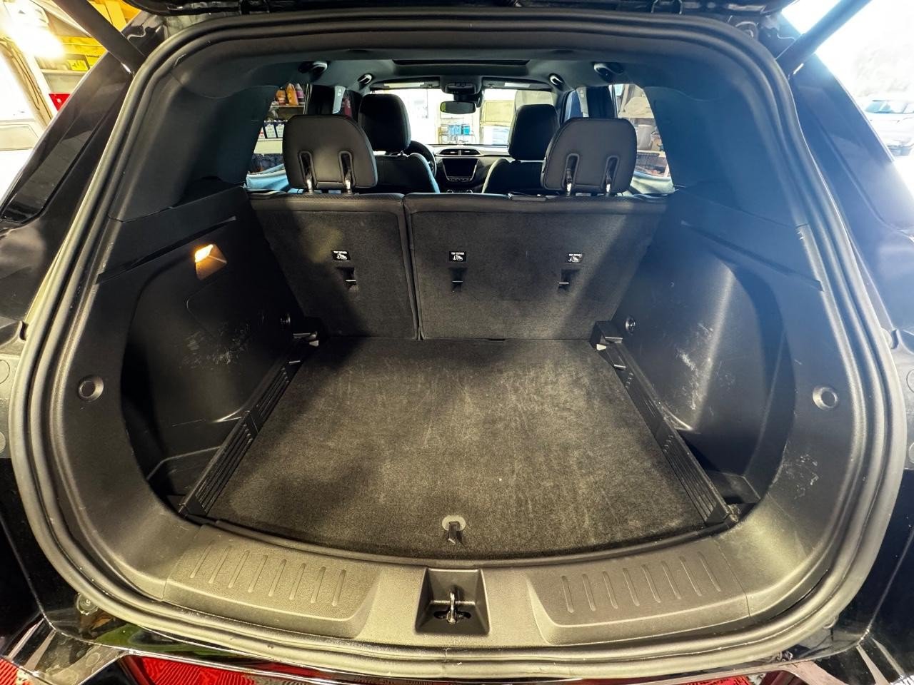 Used 2021 Chevrolet TrailBlazer RS w/ Sun and Liftgate Package FWD image 12