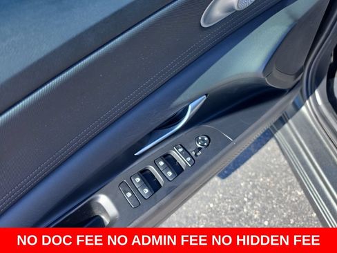 Used 2025 Hyundai Elantra SEL FWD image 13