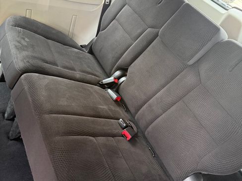 Used 2018 Dodge Grand Caravan SE w/ UConnect Hands-Free Group FWD image 11