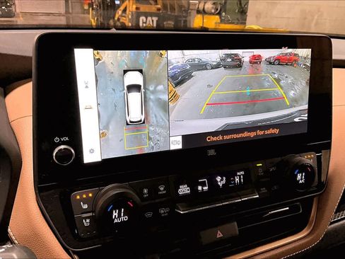 Used 2025 Toyota Grand Highlander AWD Hybrid image 26