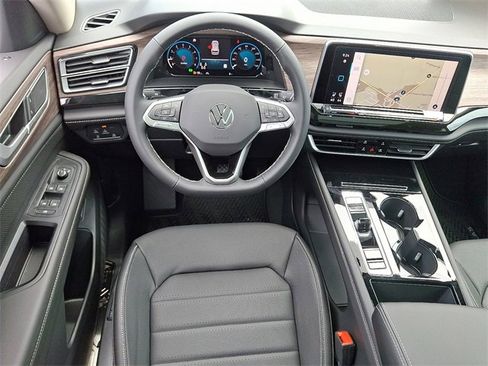 New 2025 Volkswagen Atlas SEL image 2