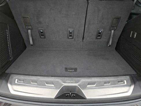 Used 2023 GMC Yukon SLT image 34