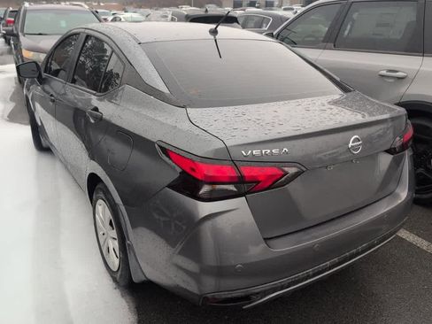 Used 2022 Nissan Versa S image 6